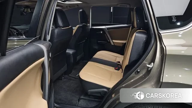 Toyota RAV4 2018 Песочный из Кореи, фото 3