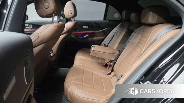 Mercedes-Benz E-Class W213 2023 Черный из Кореи, фото 3