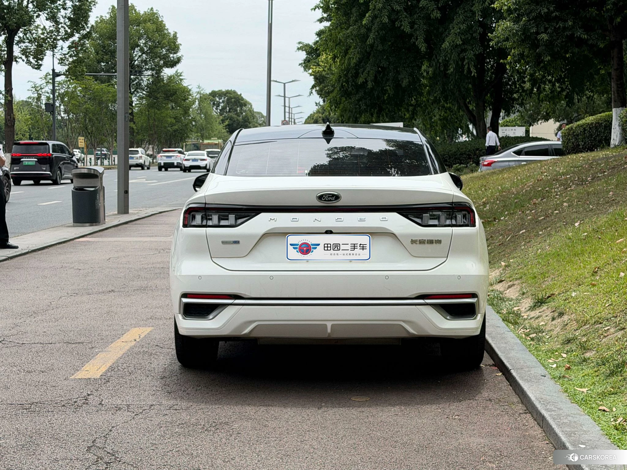 Ford Mondeo 2022 Белый из Китая, фото 3