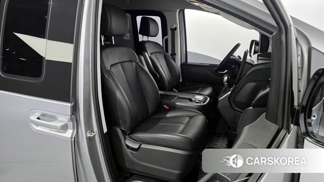 Hyundai Staria 2023 Серебряный из Кореи, фото 3