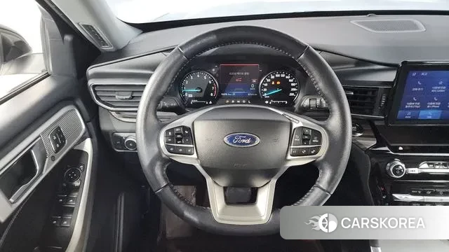 Ford Explorer 6th Generation 2022 Белый из Кореи, фото 3
