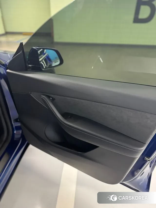 Tesla Model Y 2021 Синий из Кореи, фото 3