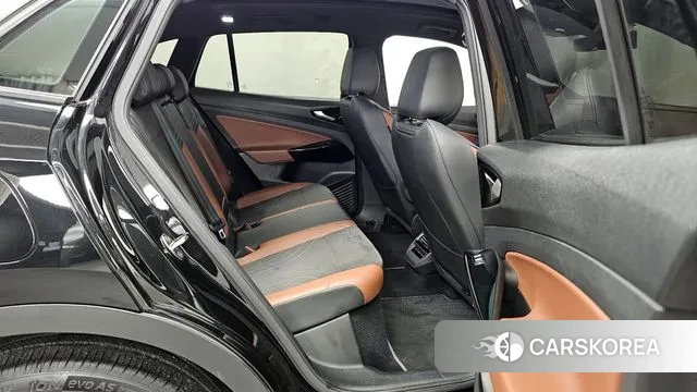 Volkswagen ID.4 2023 Черный из Кореи, фото 3