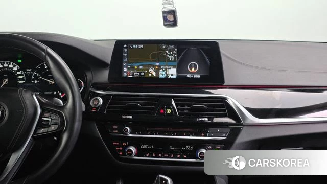 BMW 5 Series (G30) 2018 Серый из Кореи, фото 3