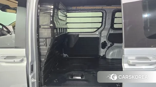 Hyundai Staria 2022 Серебряный из Кореи, фото 3