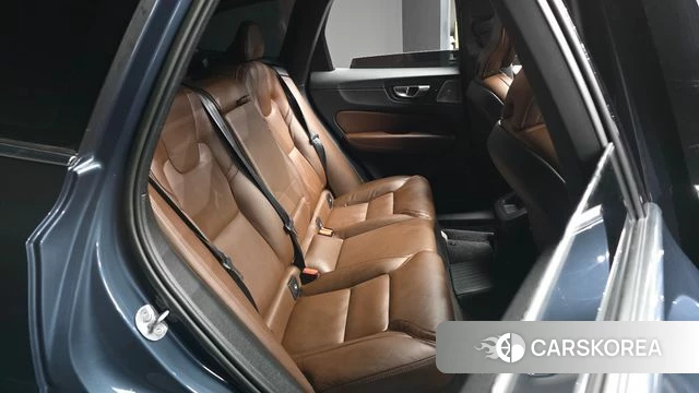 Volvo XC60 second Generation 2022 Синий из Кореи, фото 3