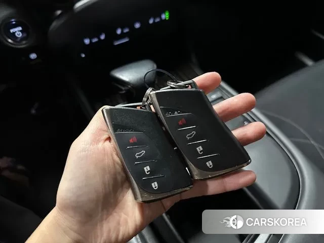 Lexus ES300h 7th generation 2018 Серебряный из Кореи, фото 3