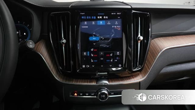 Volvo XC60 second Generation 2021 Белый из Кореи, фото 3