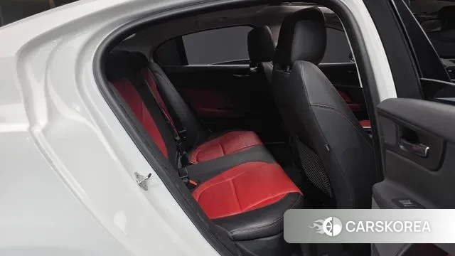 Jaguar XE 2018 Белый из Кореи, фото 3