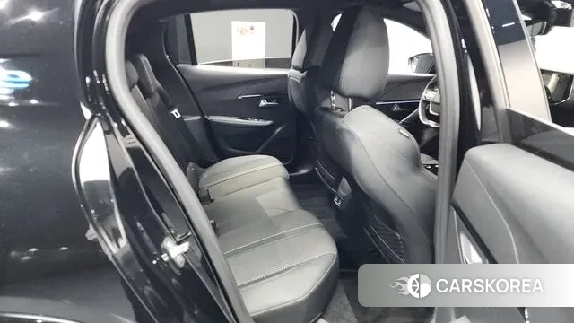 Peugeot e-208 second Generation 2022 Черный из Кореи, фото 3