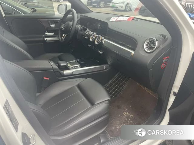 Mercedes-Benz GLB 2023 Белый из Китая, фото 3