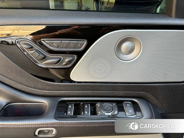 Lincoln Aviator 2nd generation 2020 Серебряный из Кореи, фото 3
