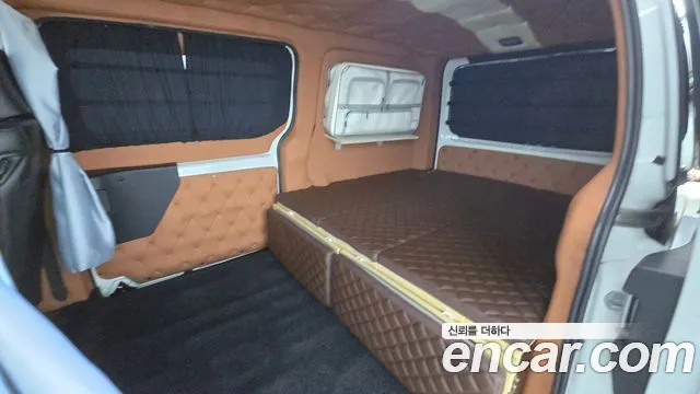 Hyundai Staria 2022 Белый из Кореи, фото 3