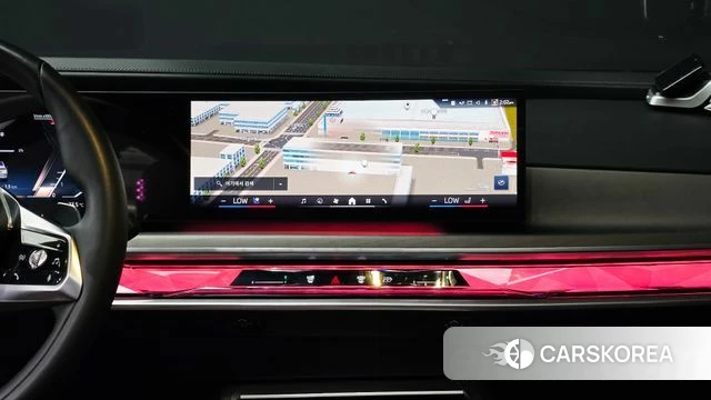 BMW 7 Series (G70) 2022 Белый из Кореи, фото 3