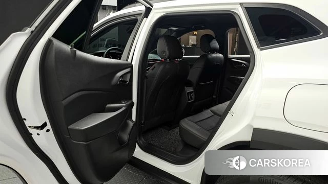 Chevrolet (GM Daewoo) Trax Crossover 2024 Белый из Кореи, фото 3