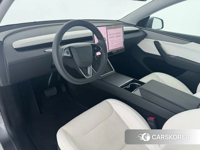 Tesla Model Y 2025 Серебристо-серый из Китая, фото 3