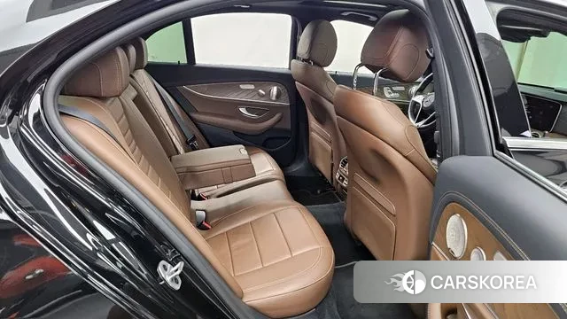 Mercedes-Benz E-Class W213 2021 Черный из Кореи, фото 3