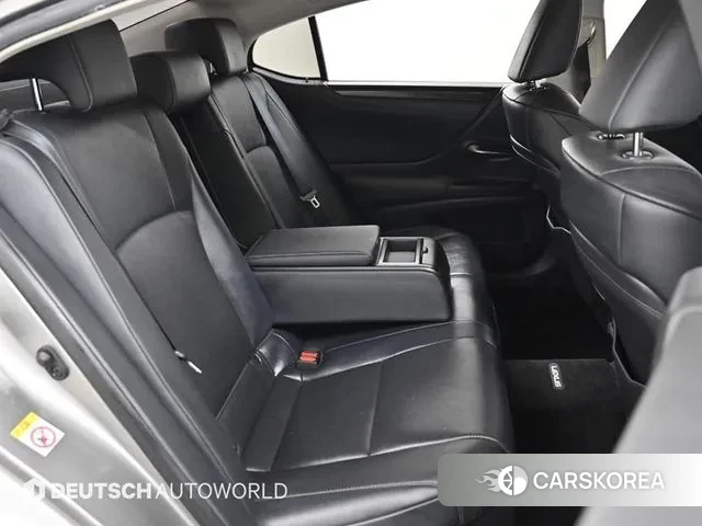 Lexus ES300h 7th generation 2018 Песочный из Кореи, фото 3