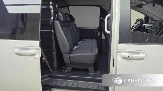 Hyundai Staria 2022 Белый из Кореи, фото 3