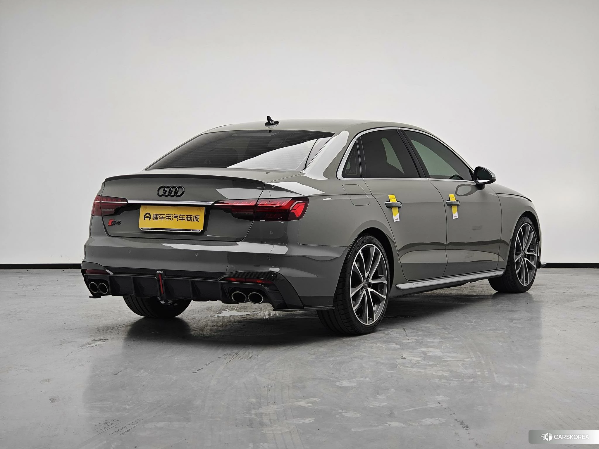 Audi S4 2020 Темно-серый из Китая, фото 3