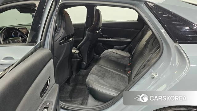 Hyundai Avante (CN7) 2021 Светло-серебряный цвет из Кореи, фото 3