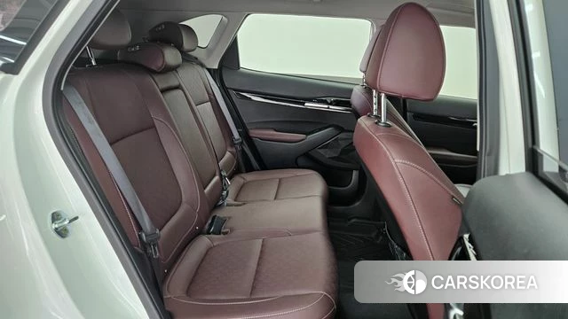 Kia Seltos 2022 Белый из Кореи, фото 3