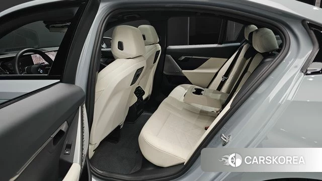 BMW 5 Series (G60) 2024 Небесно-голубой из Кореи, фото 3