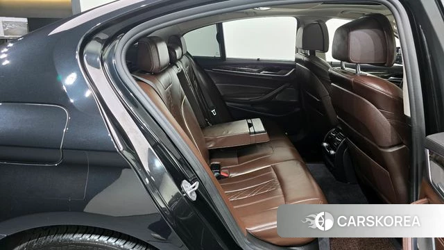 BMW 5 Series (G30) 2018 Черный из Кореи, фото 3