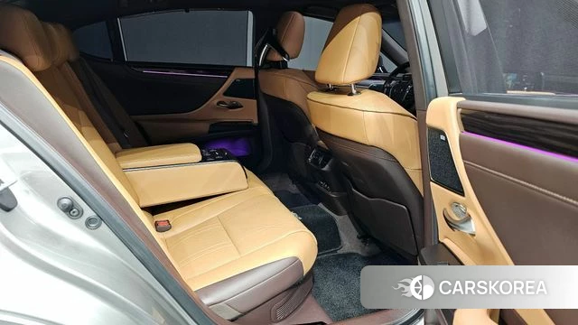 Lexus ES300h 7th generation 2021 Серебристо-серый из Кореи, фото 3