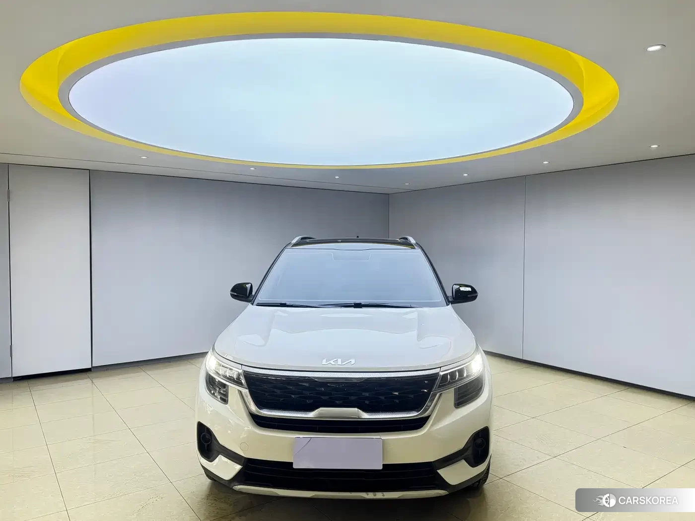Kia KX3 proud run 2023 Белый из Китая, фото 3
