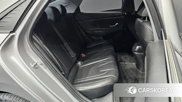 Hyundai Avante (CN7) 2021 Серебристо-серый из Кореи, фото 3