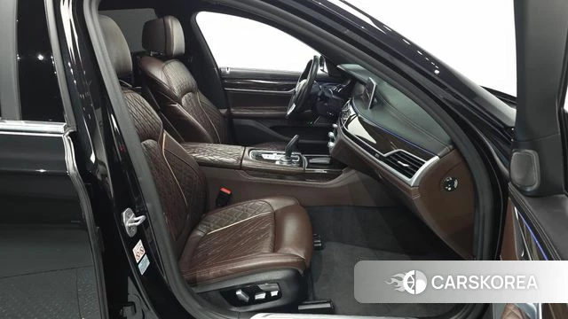 BMW 7 Series (G11) 2020 Черный из Кореи, фото 3