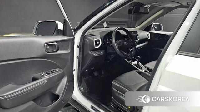 Hyundai Venue 2023 Белый из Кореи, фото 3