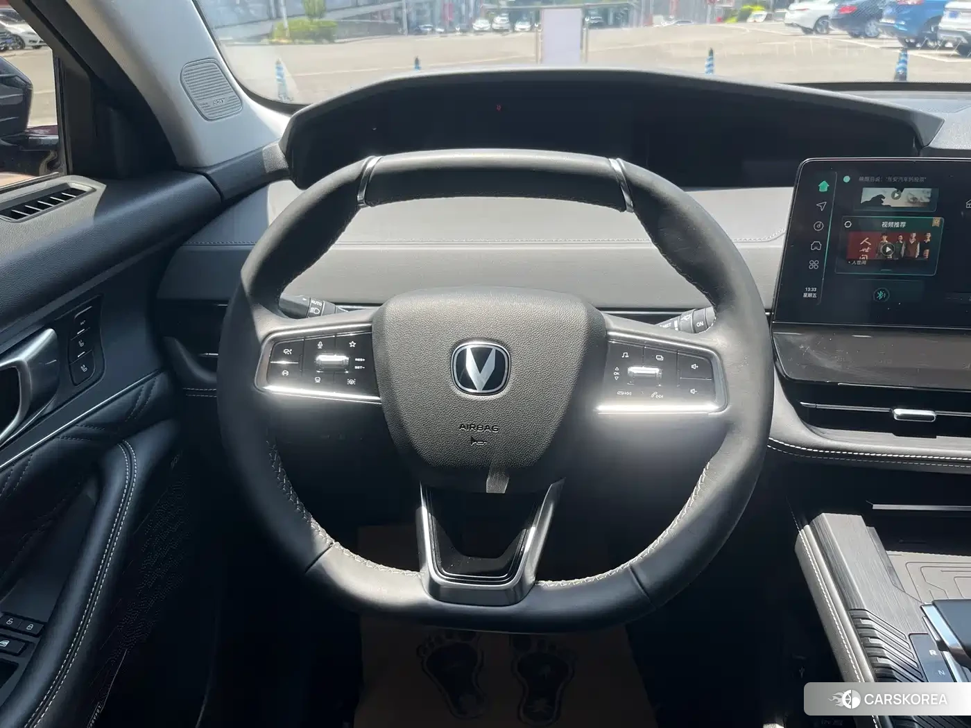 Chang'an UNI-K 2024 Silver/gray из Китая, фото 3