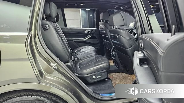 BMW X7 (G07) 2023 Коричневый из Кореи, фото 3