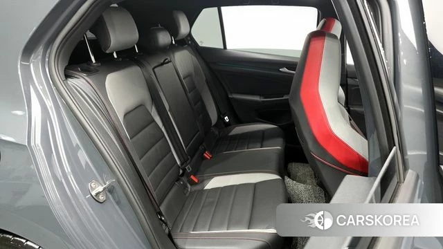 Volkswagen Golf 8th Generation 2023 Серый из Кореи, фото 3