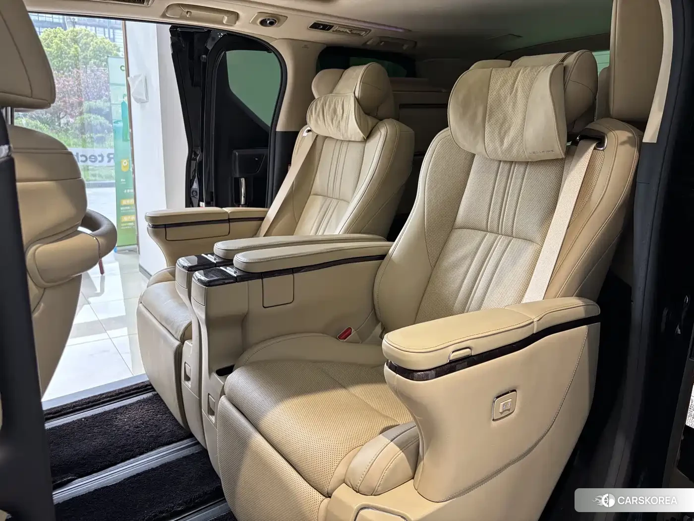 Toyota Vellfire 2021 Черный из Китая, фото 3