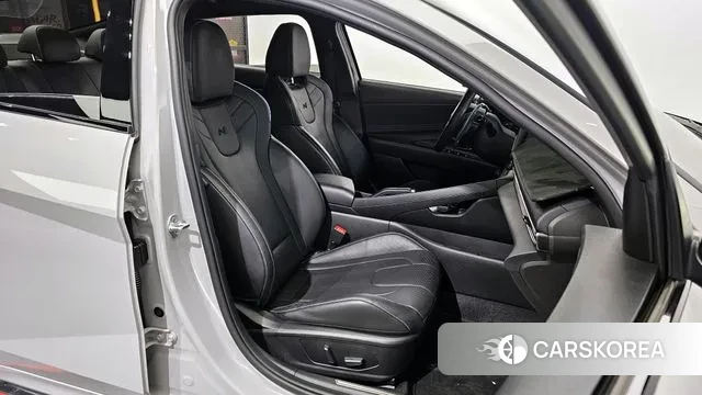 Hyundai Avante (CN7) 2021 Серебристо-серый из Кореи, фото 3