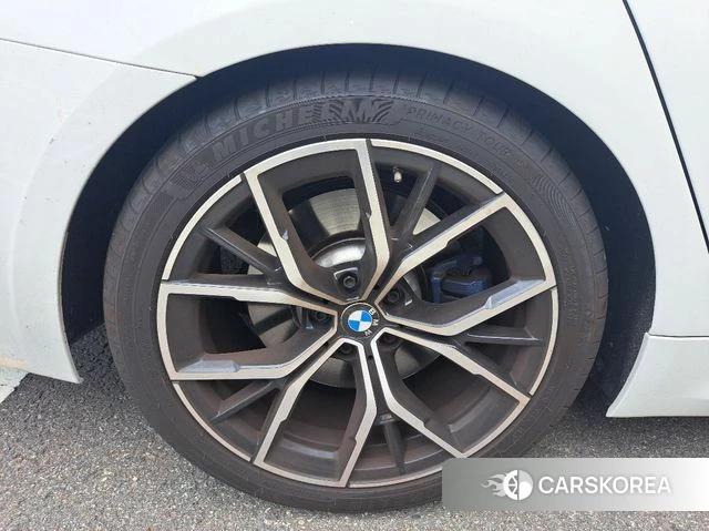 BMW 5 Series (G30) 2023 Белый из Кореи, фото 3