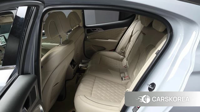 Genesis G70 2019 Серебристо-серый из Кореи, фото 3