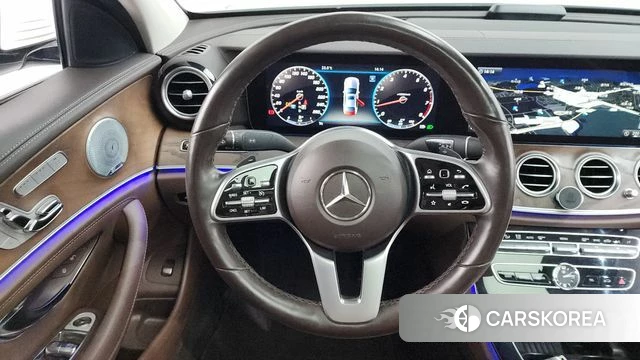 Mercedes-Benz E-Class W213 2018 Белый из Кореи, фото 3