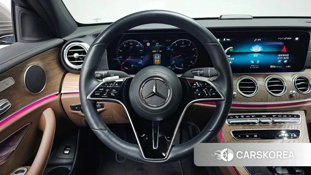 Mercedes-Benz E-Class W213 2021 Песочный из Кореи, фото 3