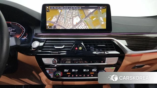 BMW 5 Series (G30) 2022 Серебристо-серый из Кореи, фото 3