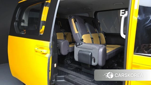 Hyundai Staria 2024 Желтый из Кореи, фото 3