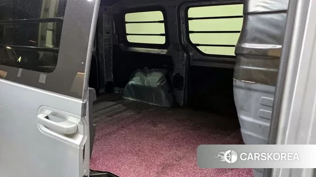 Hyundai Staria 2022 Серебряный из Кореи, фото 3