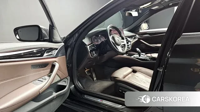 BMW 5 Series (G30) 2022 Серый из Кореи, фото 3