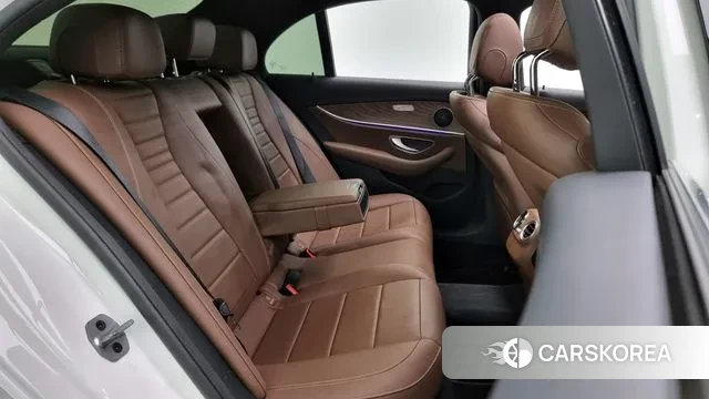 Mercedes-Benz E-Class W213 2022 Белый из Кореи, фото 3