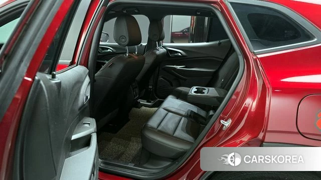 Chevrolet (GM Daewoo) Trax Crossover 2023 Красный из Кореи, фото 3