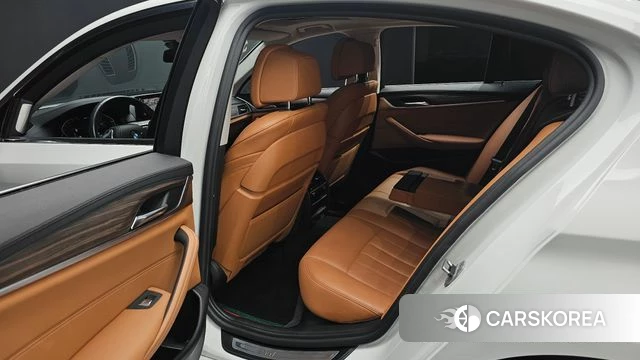 BMW 5 Series (G30) 2019 Белый из Кореи, фото 3