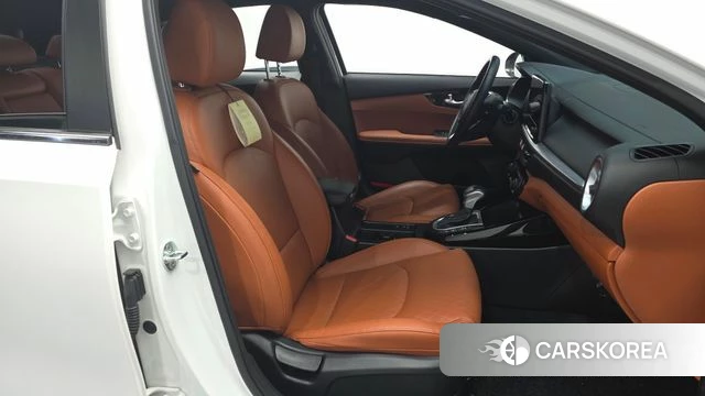 Kia The New K3 2nd generation 2022 Белый из Кореи, фото 3